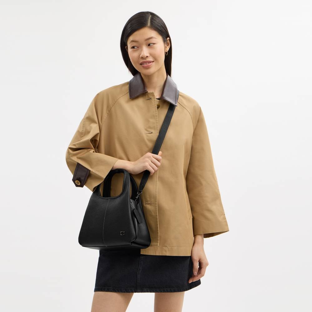 Compre Bolsa lana shoulder 23 coach com Qualidade | Coach Brasil